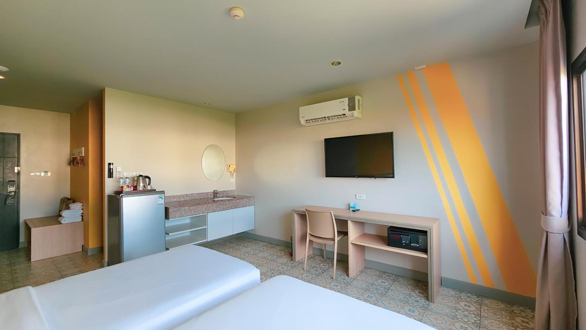 Recenta Suite Phuket Suanluang Luaran gambar
