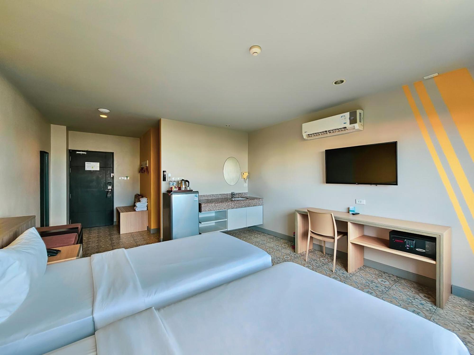 Recenta Suite Phuket Suanluang Luaran gambar