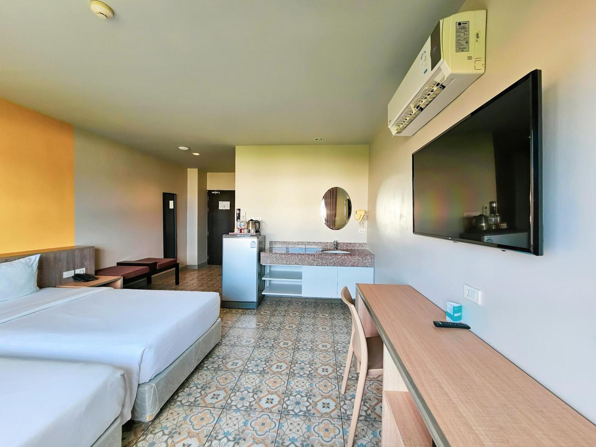 Recenta Suite Phuket Suanluang Luaran gambar