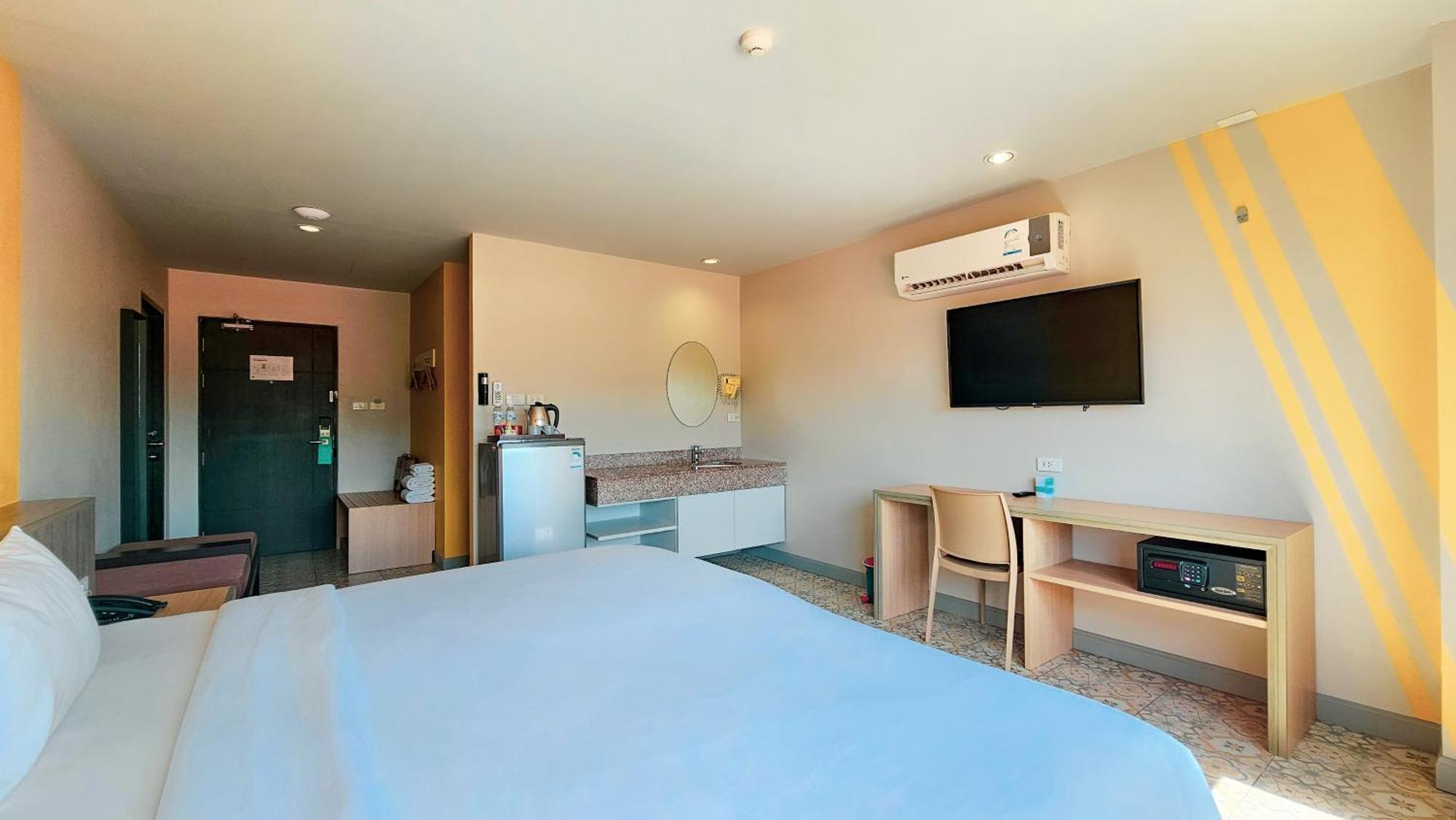 Recenta Suite Phuket Suanluang Luaran gambar