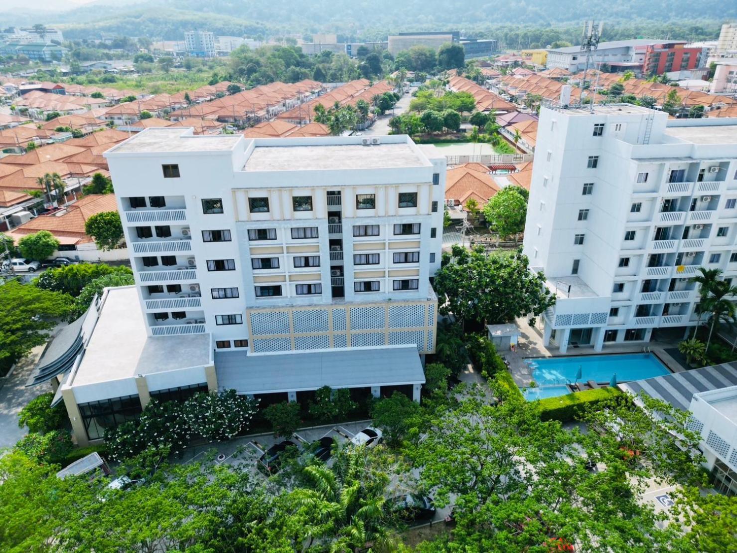 Recenta Suite Phuket Suanluang Luaran gambar