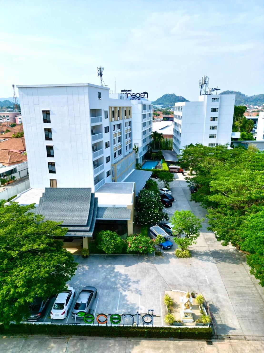 Recenta Suite Phuket Suanluang Luaran gambar